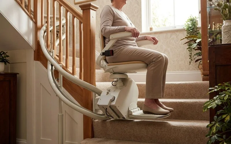Acorn 180 Curved Stairlift installation example 1