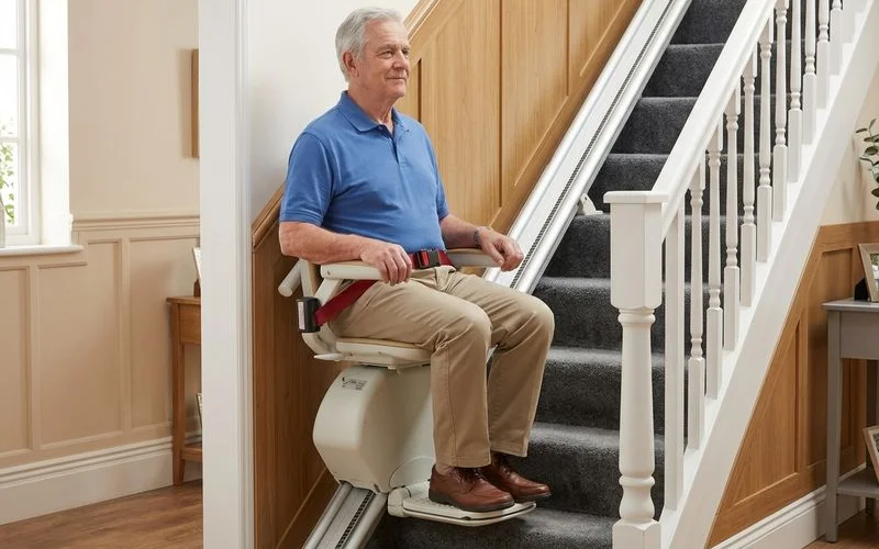 Acorn 180 Curved Stairlift installation example 4