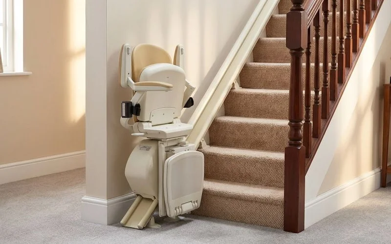 Acorn 180 Curved Stairlift installation example 3